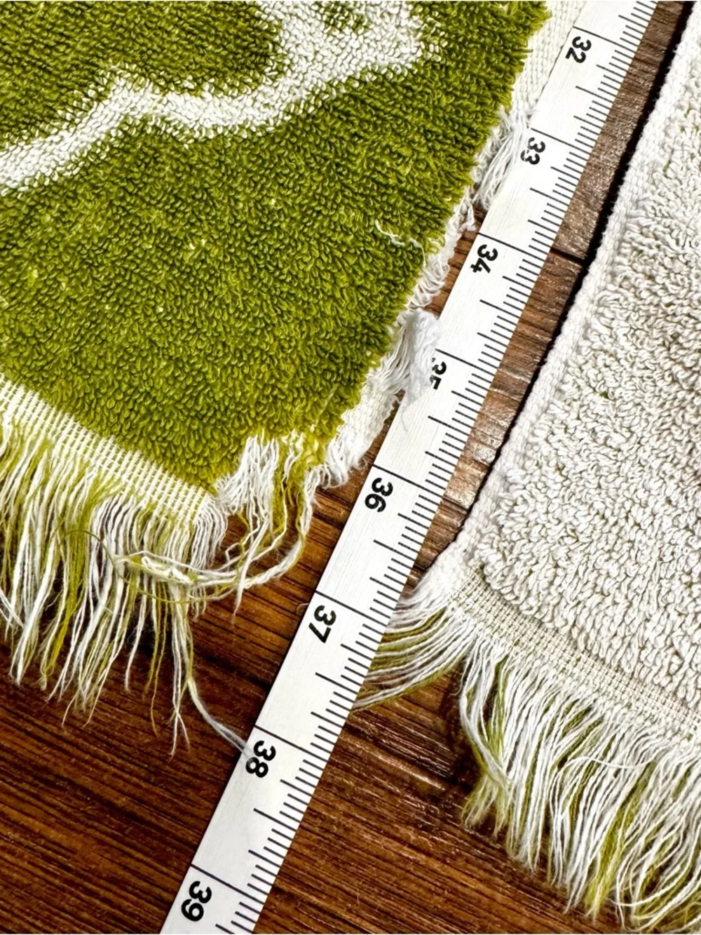 White Cross-Fashion Manor Green and White Cotton Towels